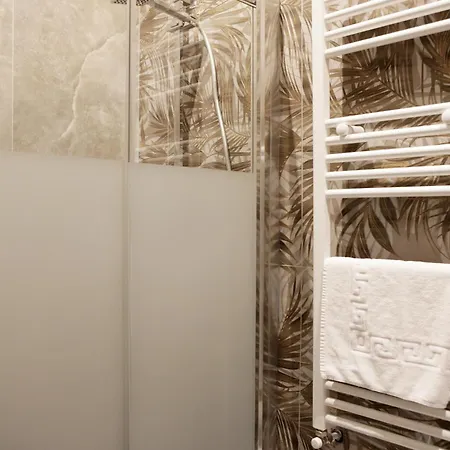 Jadore Monic Πανσιόν