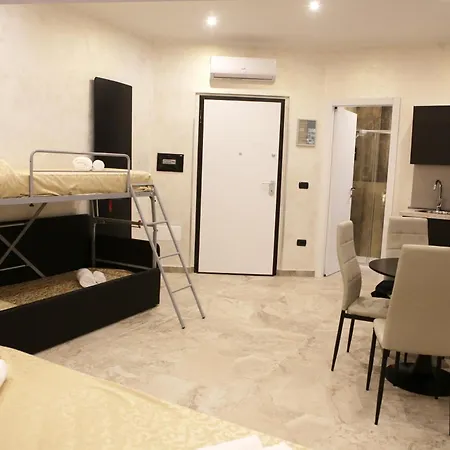 Jadore Monic Penzion 4*