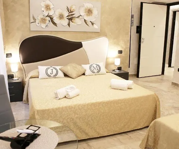 Jadore Monic Gasthuis