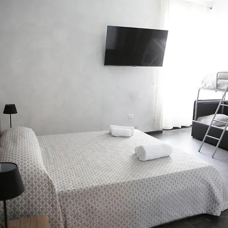 Jadore Monic Πανσιόν 4*